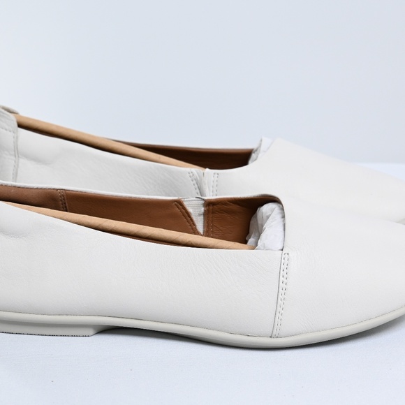 Clarks Leather Loafers NWT - Picture 3 of 5